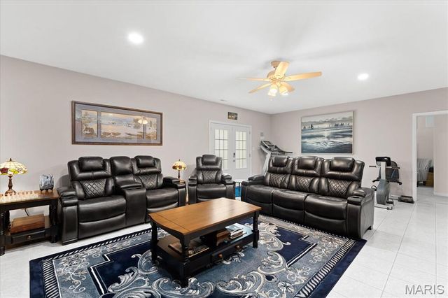 286 RED CLOVER Circle, O'fallon, IL 62269