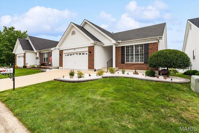 286 RED CLOVER Circle, O'fallon, IL 62269