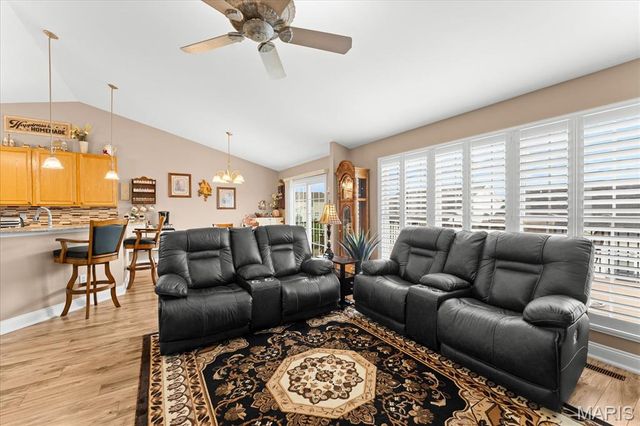 286 RED CLOVER Circle, O'fallon, IL 62269