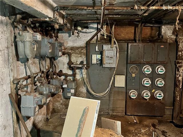 58 Saint Nicholas 6 Avenue, Brooklyn, NY 11237
