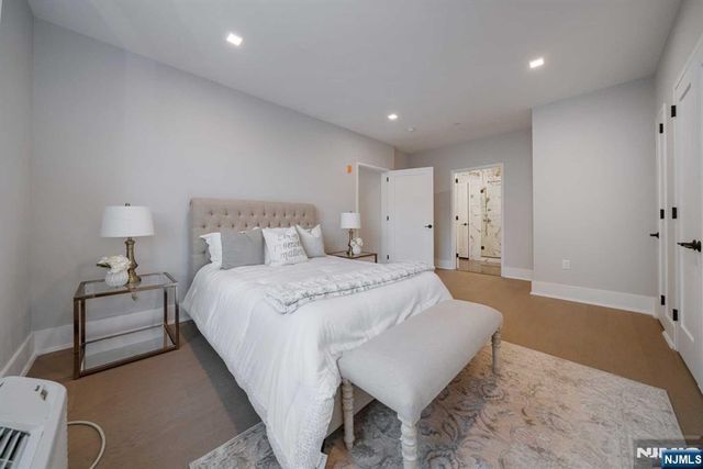 7101 River Road 309B, North Bergen, NJ 07047