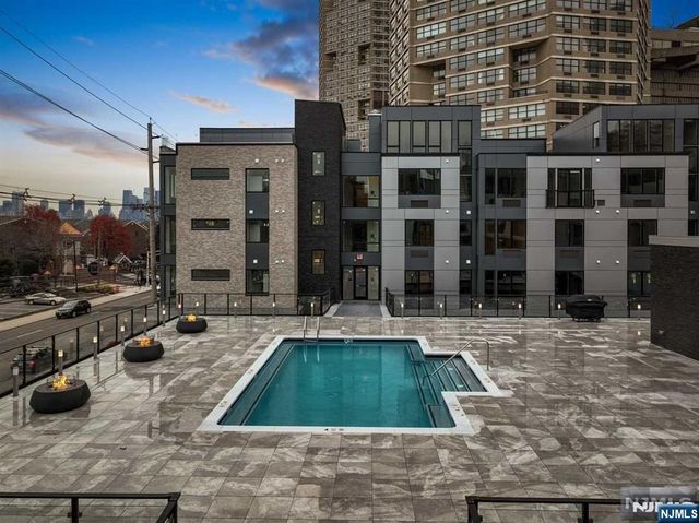 7101 River Road 309B, North Bergen, NJ 07047