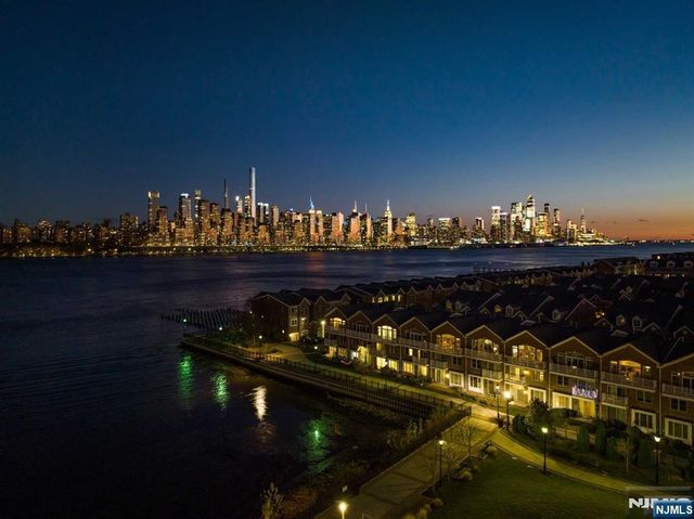 7101 River Road 309B, North Bergen, NJ 07047