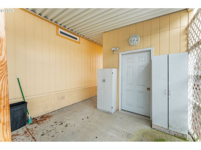 111 RIVER RIDGE Ave, Roseburg, OR 97471