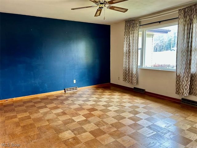 27140 State Route 7, Marietta, OH 45750