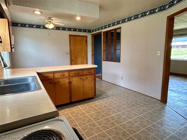 27140 State Route 7, Marietta, OH 45750