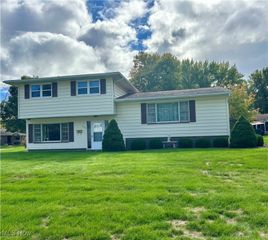 857 Maple Ridge Drive, Boardman, OH 44512