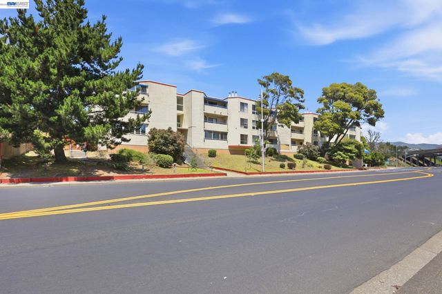 1551 Southgate Ave 115, Daly City, CA 94015