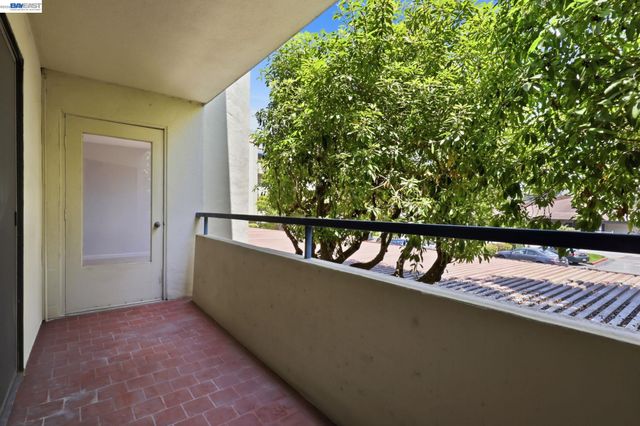 1551 Southgate Ave 115, Daly City, CA 94015