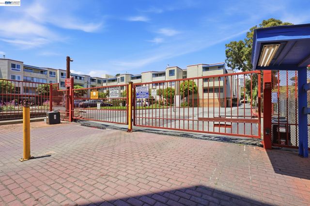 1551 Southgate Ave 115, Daly City, CA 94015
