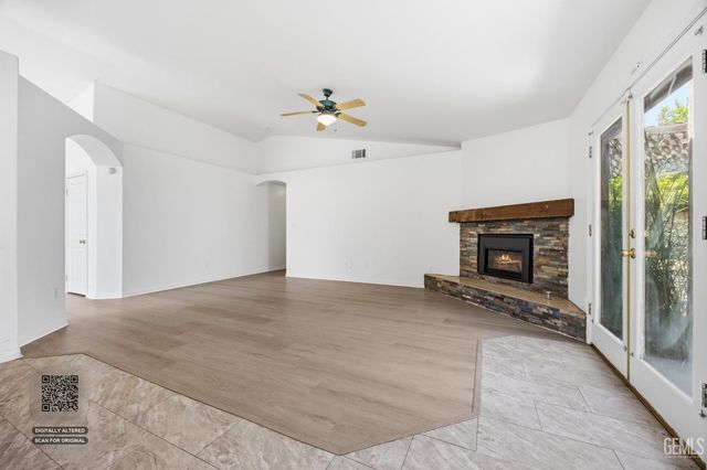 6410 Spring Ridge Drive, Bakersfield, CA 93313