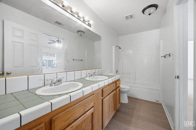 6410 Spring Ridge Drive, Bakersfield, CA 93313