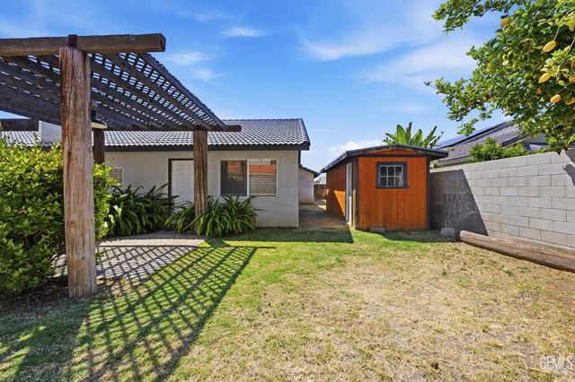 6410 Spring Ridge Drive, Bakersfield, CA 93313