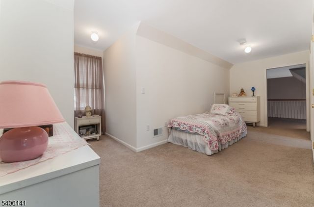 107 Samson Dr, Raritan Twp., NJ 08822