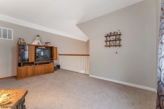 107 Samson Dr, Raritan Twp., NJ 08822