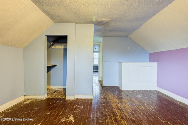 4422 S 8th St, Louisville, KY 40215