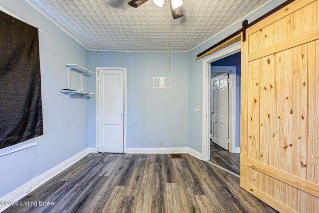 4422 S 8th St, Louisville, KY 40215
