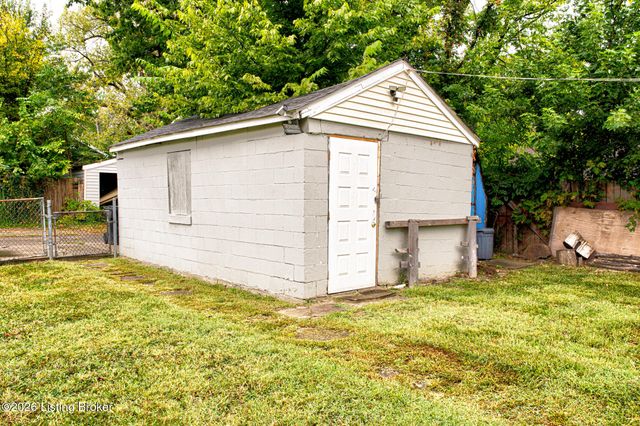 4422 S 8th St, Louisville, KY 40215