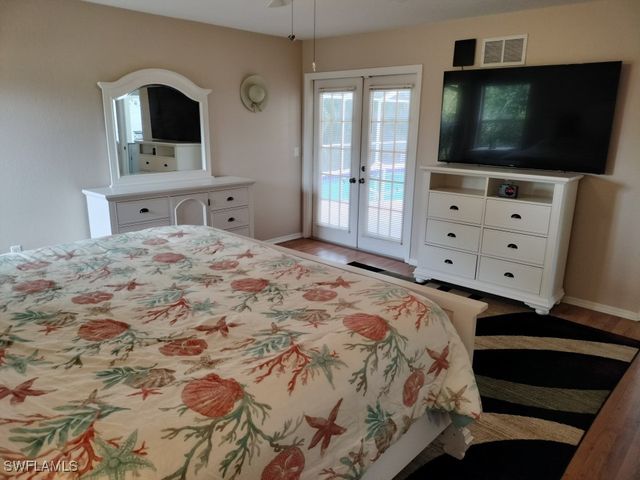 1 Long Meadow LN, Rotonda West, FL 33947