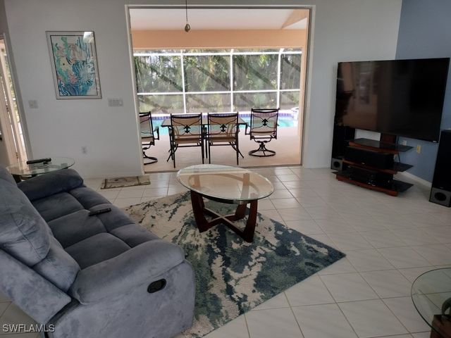 1 Long Meadow LN, Rotonda West, FL 33947