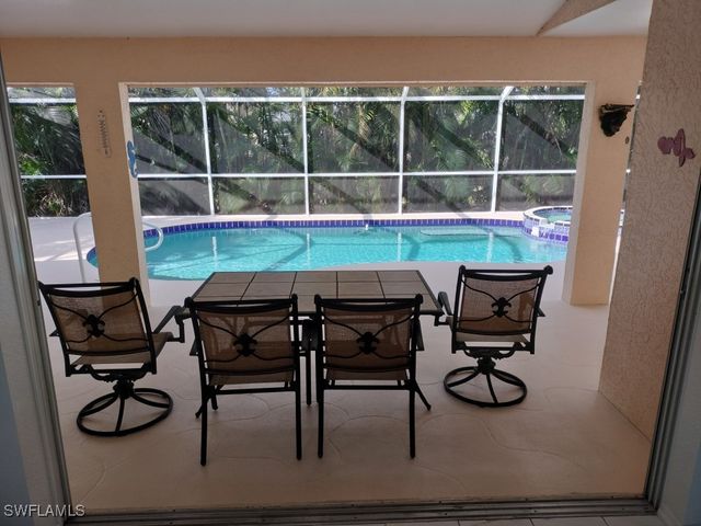 1 Long Meadow LN, Rotonda West, FL 33947