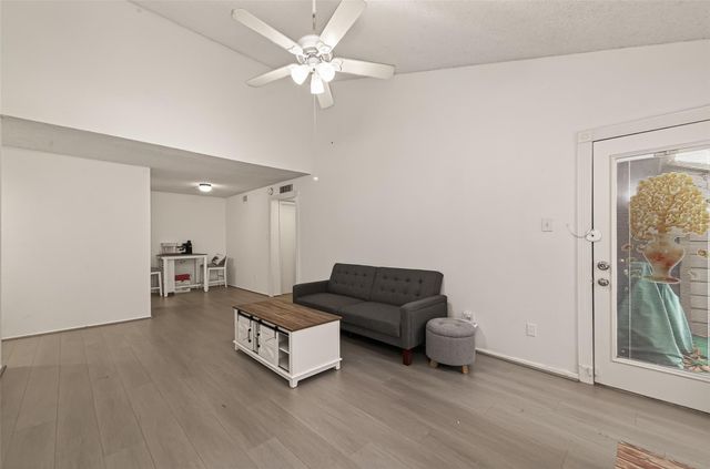 10049 Westpark Drive 116, Houston, TX 77042