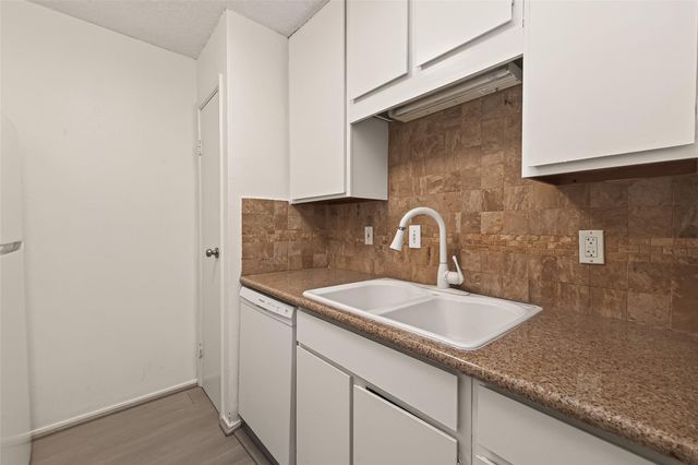 10049 Westpark Drive 116, Houston, TX 77042