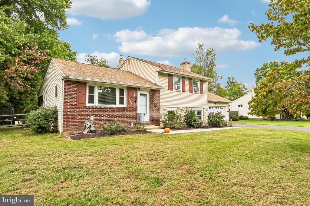 517 LEXINGTON AVE, CHALFONT, PA 18914 — photo 3