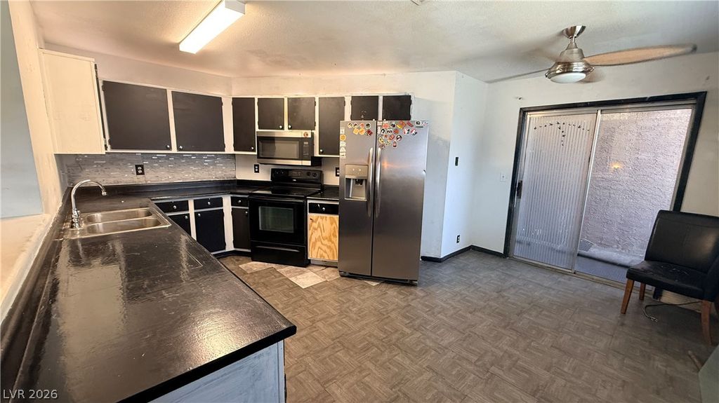 5161 PIONEER Avenue 202, Las Vegas, NV 89146 — photo 2