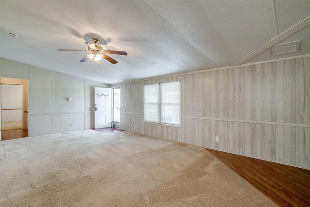 207 Sea Salt Drive, Springtown, TX 76082