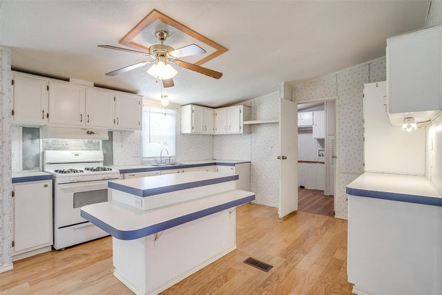 207 Sea Salt Drive, Springtown, TX 76082