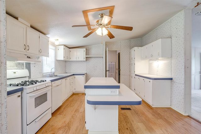207 Sea Salt Drive, Springtown, TX 76082