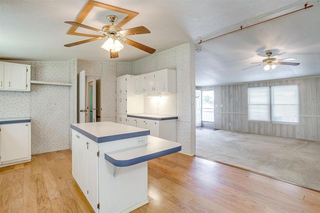 207 Sea Salt Drive, Springtown, TX 76082