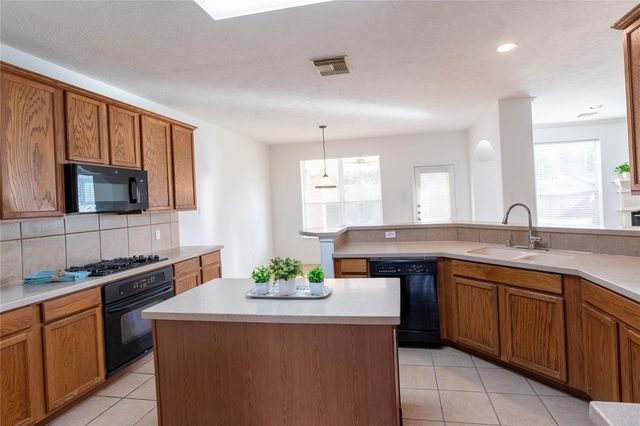 2109 Auburn Shores Drive, Pearland, TX 77584