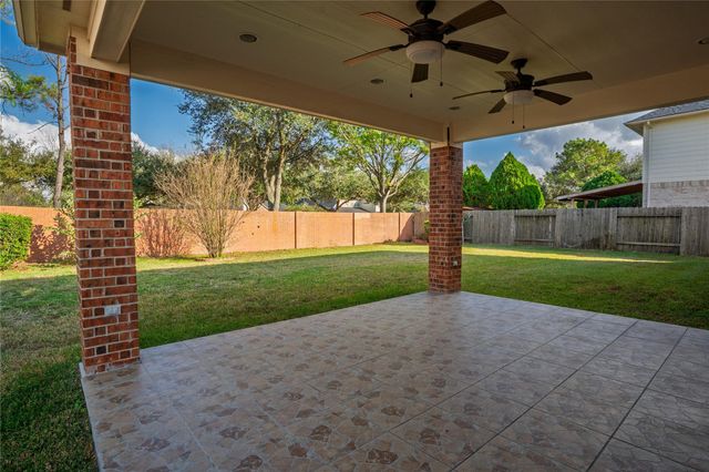 2109 Auburn Shores Drive, Pearland, TX 77584