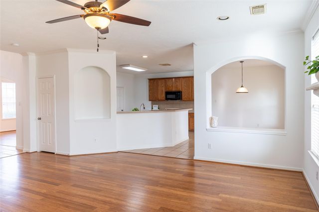 2109 Auburn Shores Drive, Pearland, TX 77584