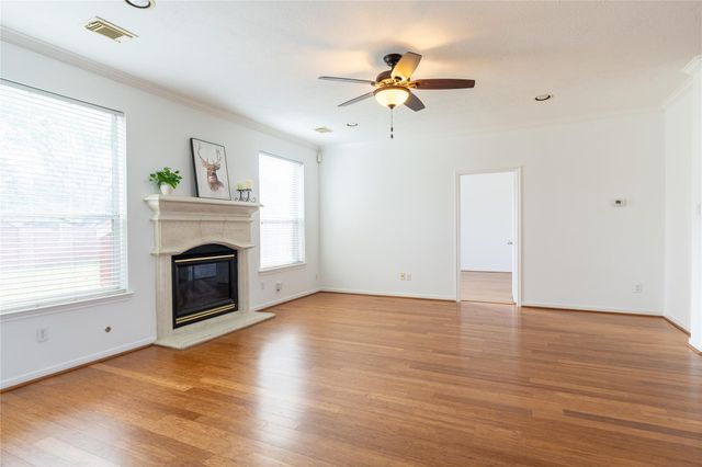 2109 Auburn Shores Drive, Pearland, TX 77584