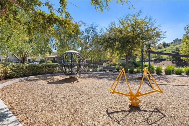 118 Retreat, Irvine, CA 92603