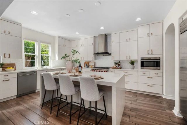118 Retreat, Irvine, CA 92603