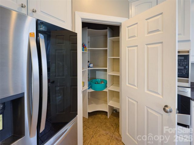 140 Hunters Hill Drive, Statesville, NC 28677