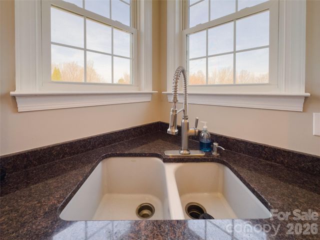 140 Hunters Hill Drive, Statesville, NC 28677