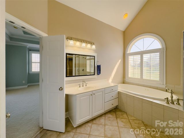 140 Hunters Hill Drive, Statesville, NC 28677