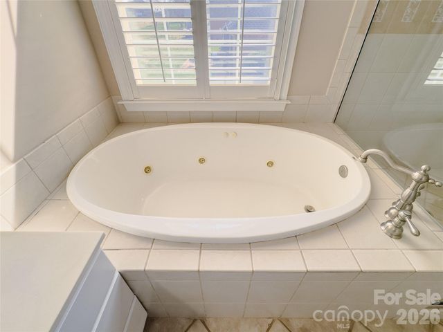 140 Hunters Hill Drive, Statesville, NC 28677