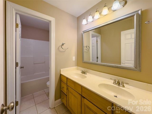 140 Hunters Hill Drive, Statesville, NC 28677