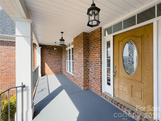 140 Hunters Hill Drive, Statesville, NC 28677