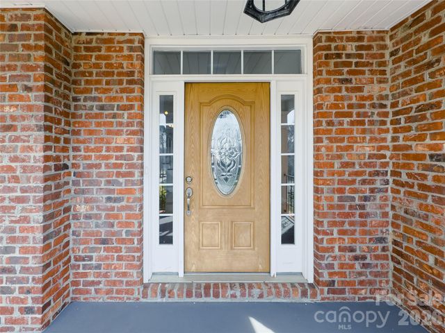 140 Hunters Hill Drive, Statesville, NC 28677