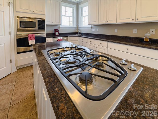 140 Hunters Hill Drive, Statesville, NC 28677