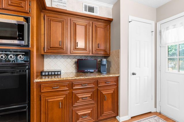 6971 Breezy Point, Willis, TX 77318