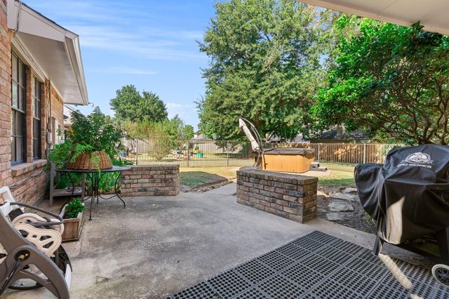 6971 Breezy Point, Willis, TX 77318