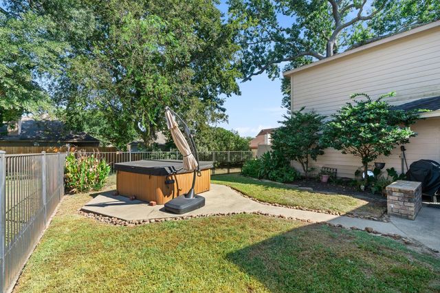 6971 Breezy Point, Willis, TX 77318